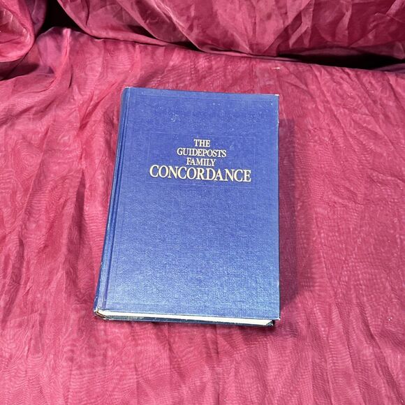 1982 The Guideposts Family Concordance to the Bible Blue Hardcover Catholic - Picture 1 of 14